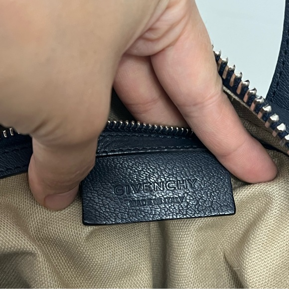 GIVENCHY 
Sugar Goatskin Medium Nightingale Navy - Picture 2 of 14